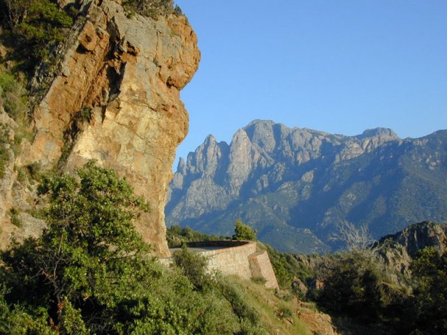 corsica_cliffs